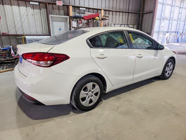 2017 KIA FORTE