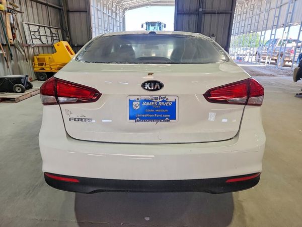 2017 KIA FORTE