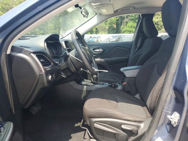 2019 JEEP CHEROKEE LATITUDE FWD
