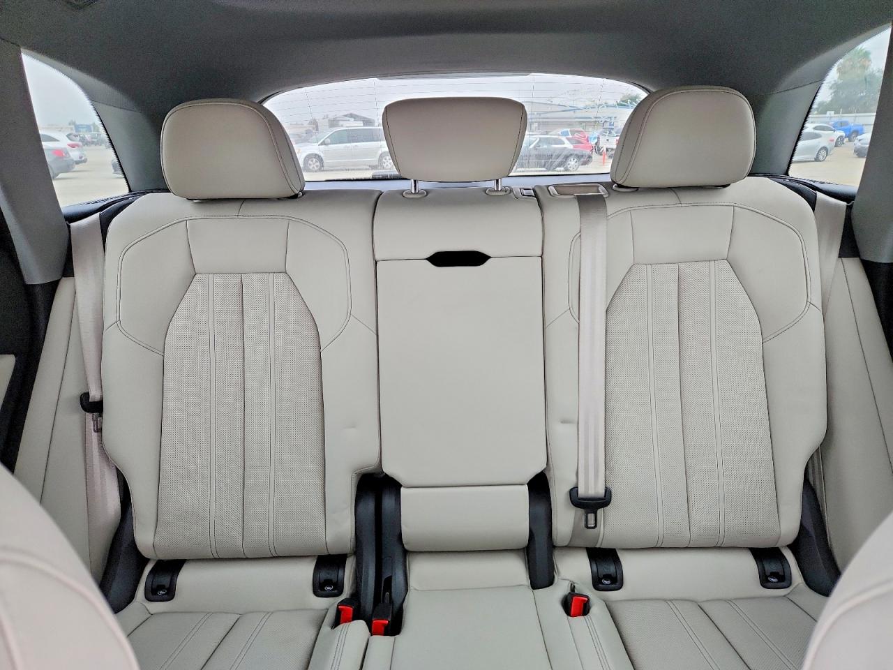 2025 AUDI Q5 quattro Premium Plus