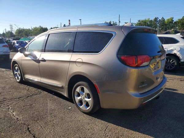 2017 CHRYSLER PACIFICA Touring L Plus