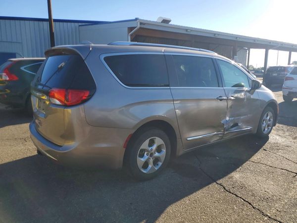2017 CHRYSLER PACIFICA Touring L Plus