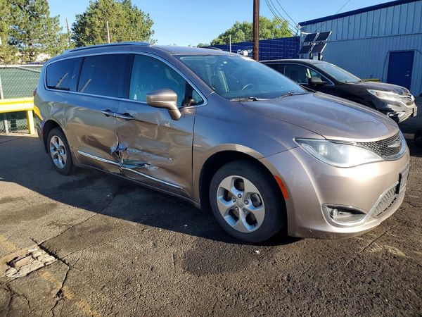 2017 CHRYSLER PACIFICA Touring L Plus