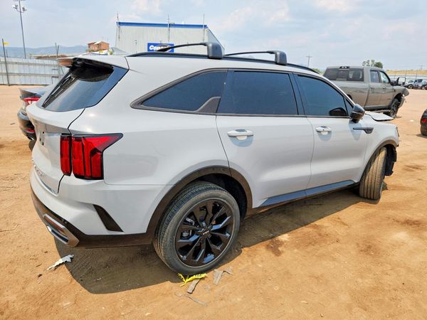 2022 KIA SORENTO