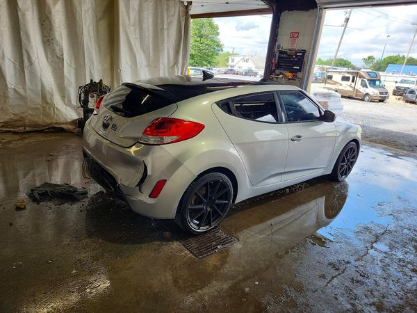 2016 HYUNDAI VELOSTER
