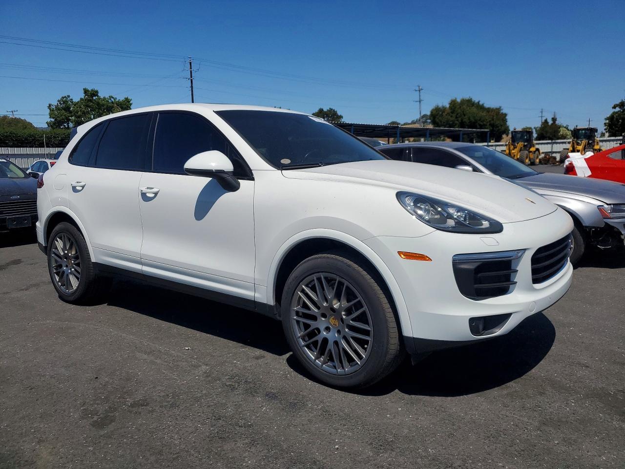 2018 PORSCHE CAYENNE