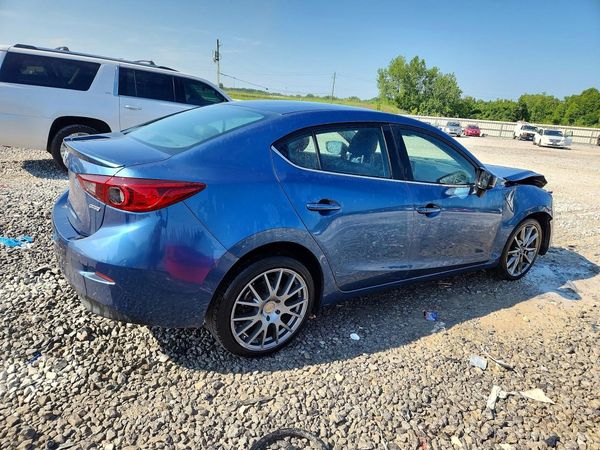2018 MAZDA 3 Touring