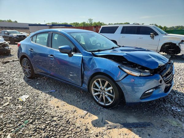2018 MAZDA 3 Touring