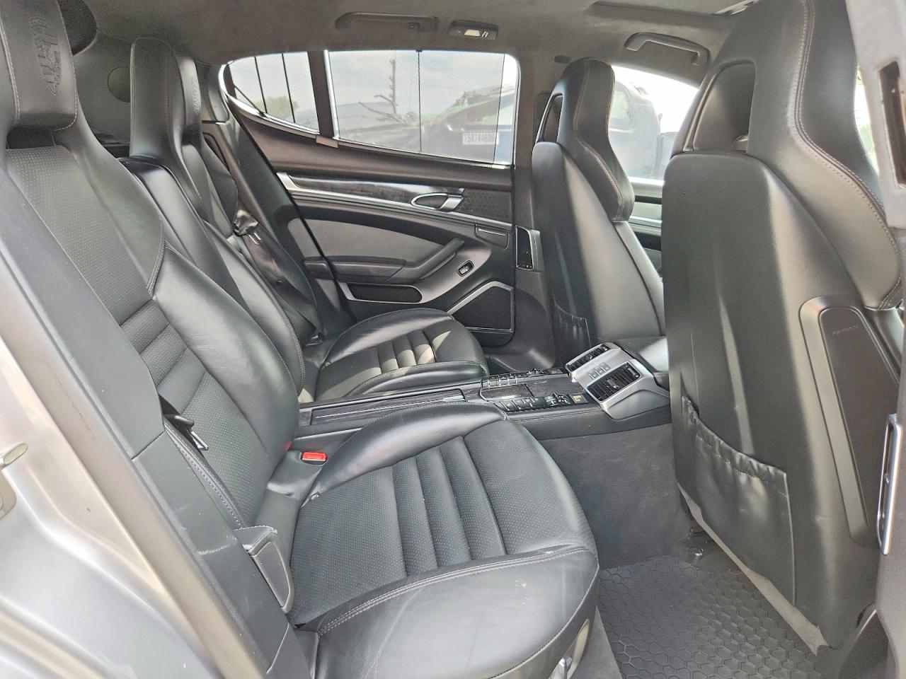 2010 PORSCHE PANAMERA