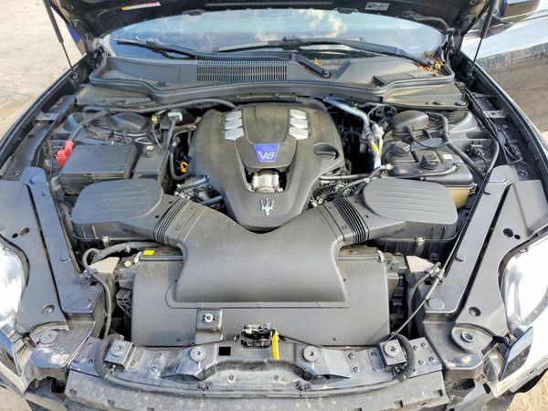 2016 MASERATI QUATTROPORTE Essence