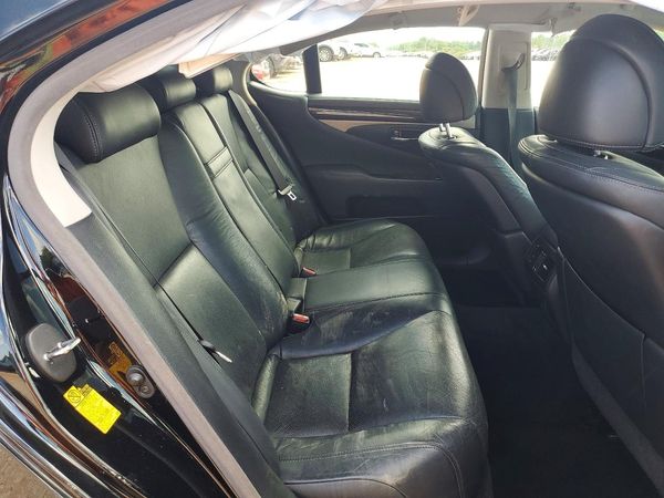 2013 LEXUS LS 460