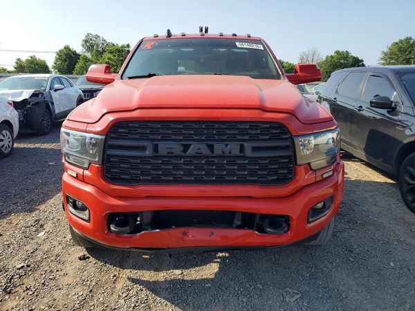 2021 RAM 1500 CLSC 4X4 SLT Regular Cab DRW