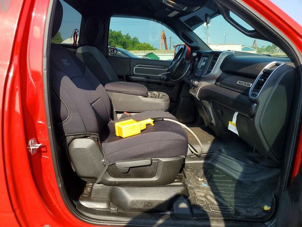 2021 RAM 1500 CLSC 4X4 SLT Regular Cab DRW