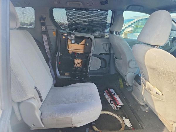 2014 TOYOTA SIENNA