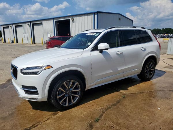 2019 VOLVO XC90 Momentum