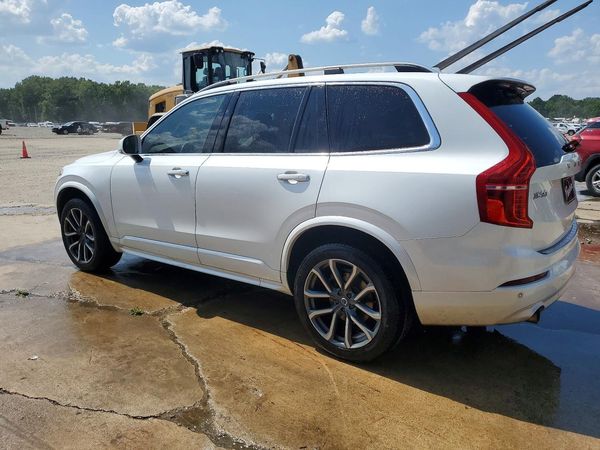 2019 VOLVO XC90 Momentum