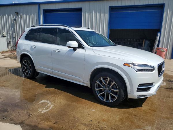 2019 VOLVO XC90 Momentum