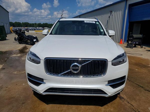 2019 VOLVO XC90 Momentum