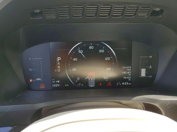 2019 VOLVO XC90 Momentum