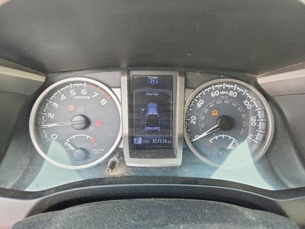 2017 TOYOTA TACOMA