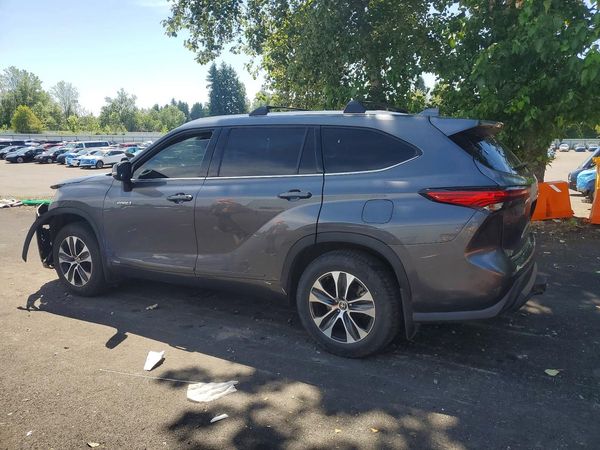 2020 TOYOTA HIGHLANDER XLE Nav