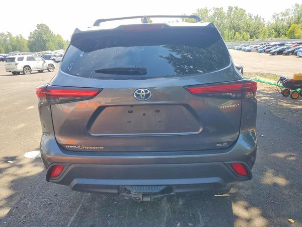 2020 TOYOTA HIGHLANDER XLE Nav