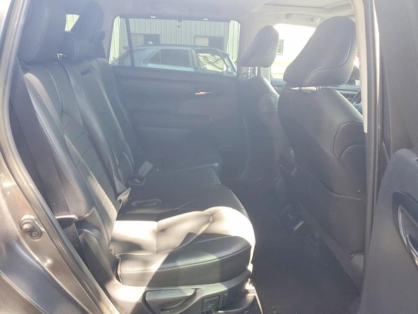 2020 TOYOTA HIGHLANDER XLE Nav