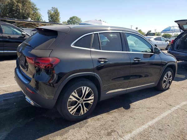 2026 MERCEDES-BENZ GLA GLA250