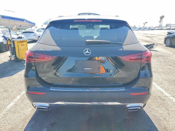 2026 MERCEDES-BENZ GLA GLA250
