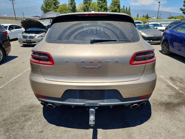 2017 PORSCHE MACAN