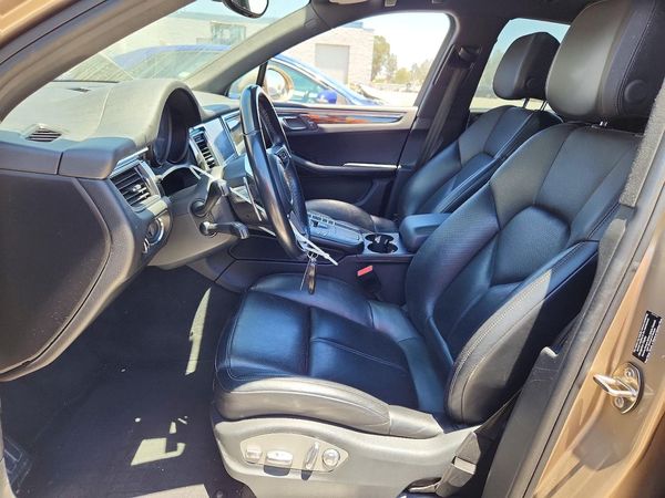 2017 PORSCHE MACAN