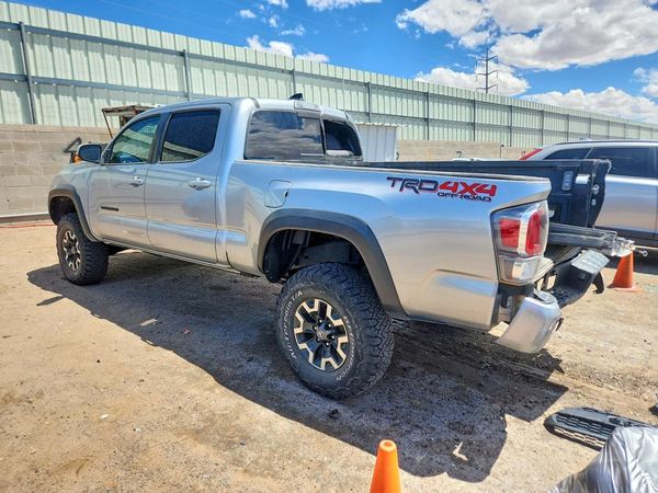 2022 TOYOTA TACOMA SR5