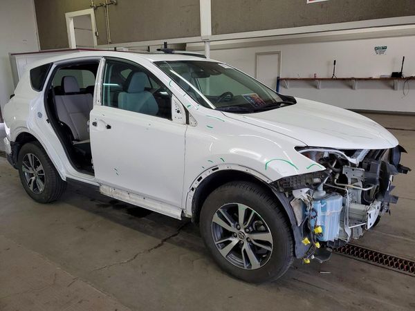 2018 TOYOTA RAV4 Adventure/XLE