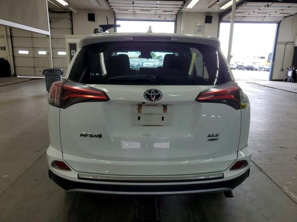 2018 TOYOTA RAV4 Adventure/XLE