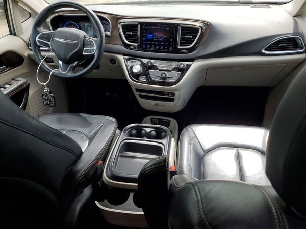 2017 CHRYSLER PACIFICA