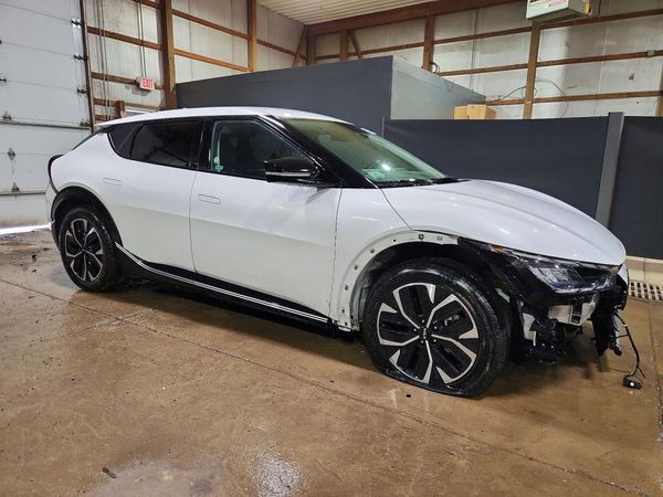 2024 KIA EV6 Light, Wind — Passenger 3/4