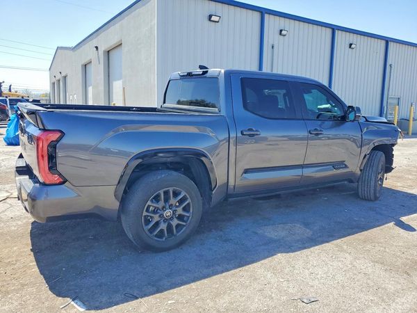 2024 TOYOTA TUNDRA Platinum