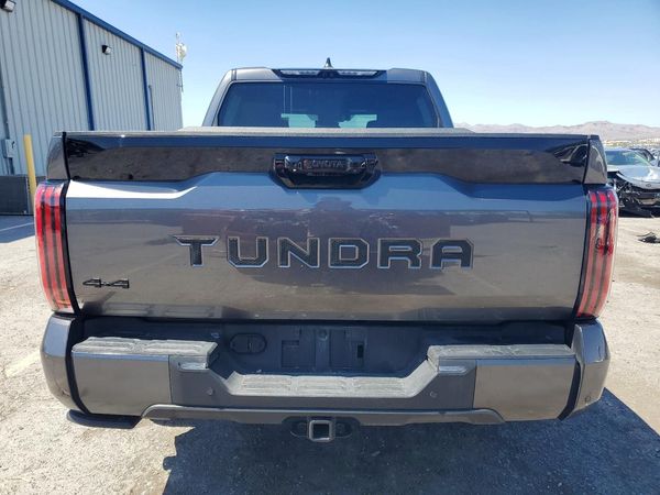 2024 TOYOTA TUNDRA Platinum