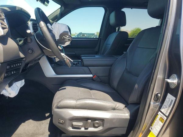 2024 TOYOTA TUNDRA Platinum