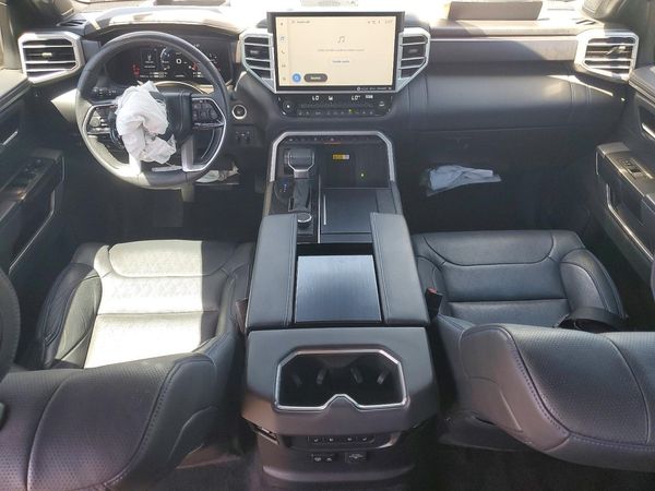 2024 TOYOTA TUNDRA Platinum