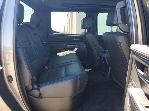 2024 TOYOTA TUNDRA Platinum