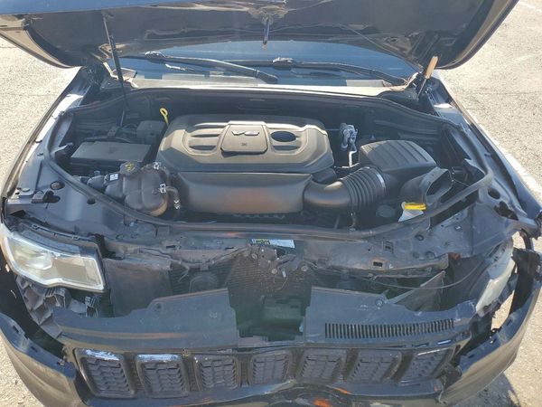 2018 JEEP GRAND CHEROKEE LAREDO 4X2