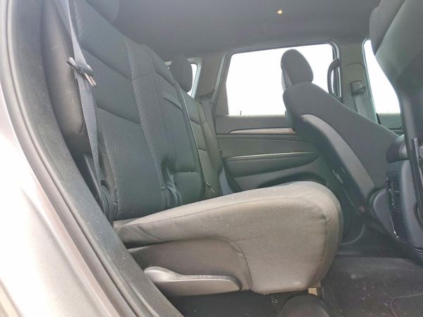 2019 JEEP GRAND CHEROKEE LAREDO 4X2
