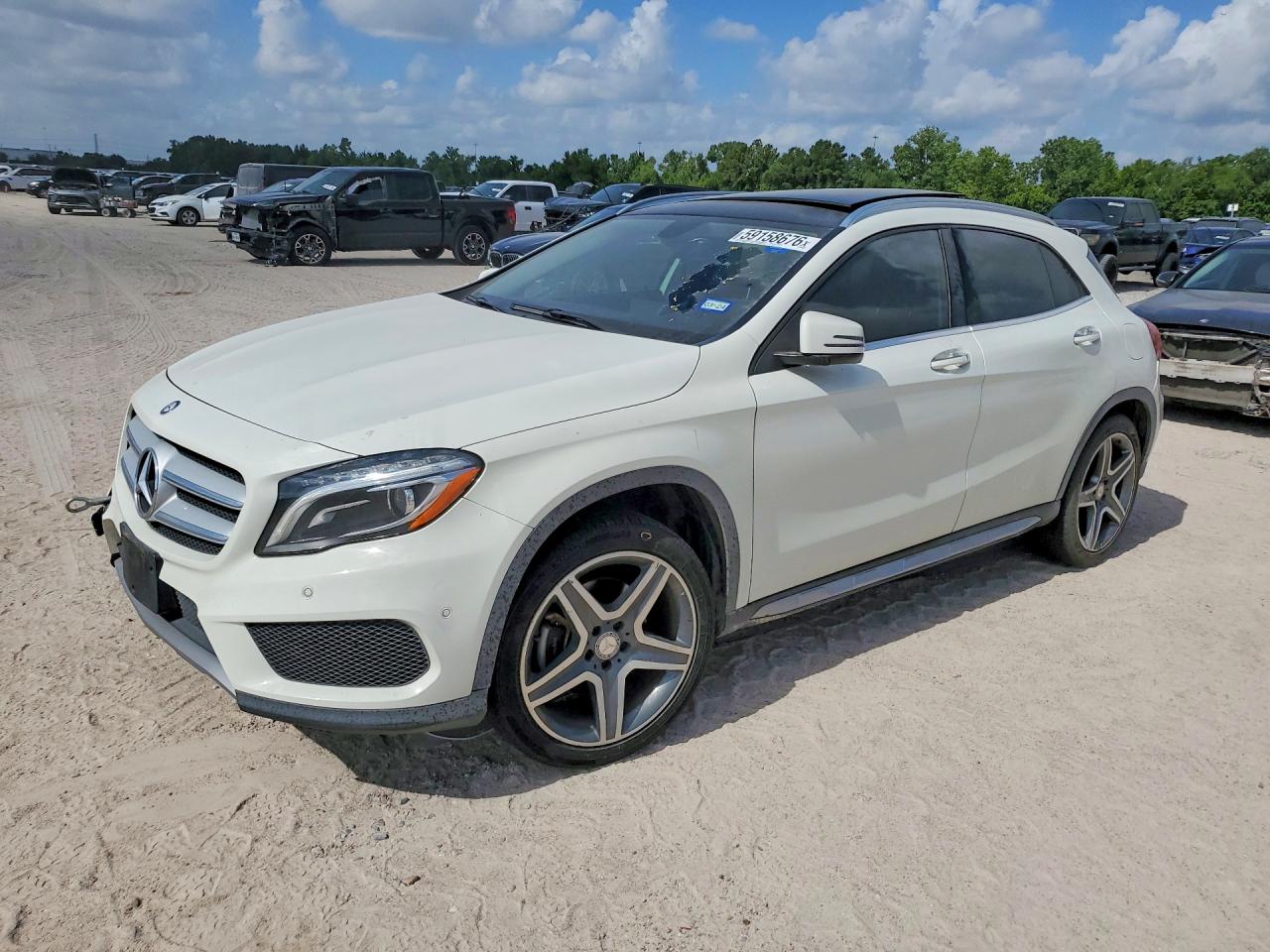 2015 MERCEDES-BENZ GLA