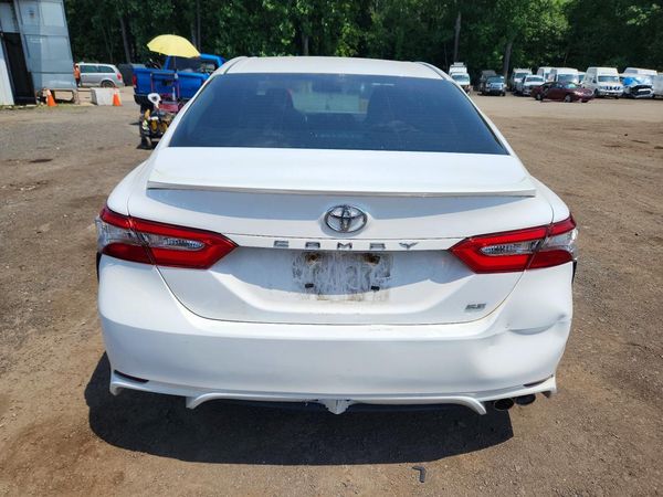 2018 TOYOTA CAMRY