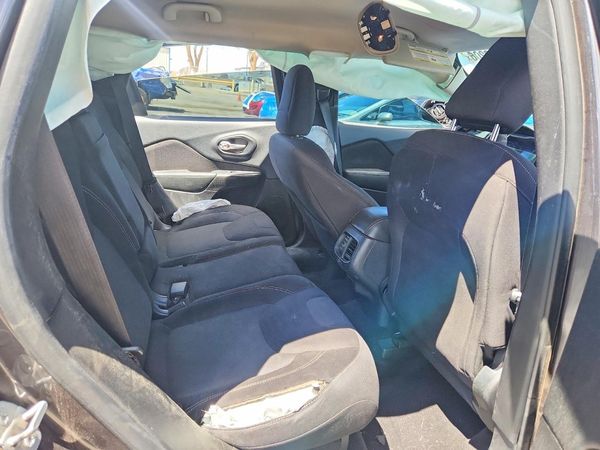 2015 JEEP CHEROKEE LATITUDE 4X4