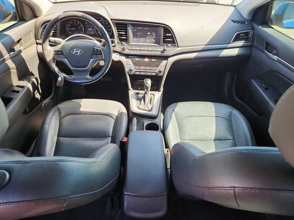 2017 HYUNDAI ELANTRA