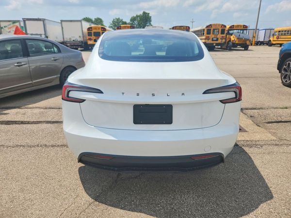 2026 TESLA MODEL 3