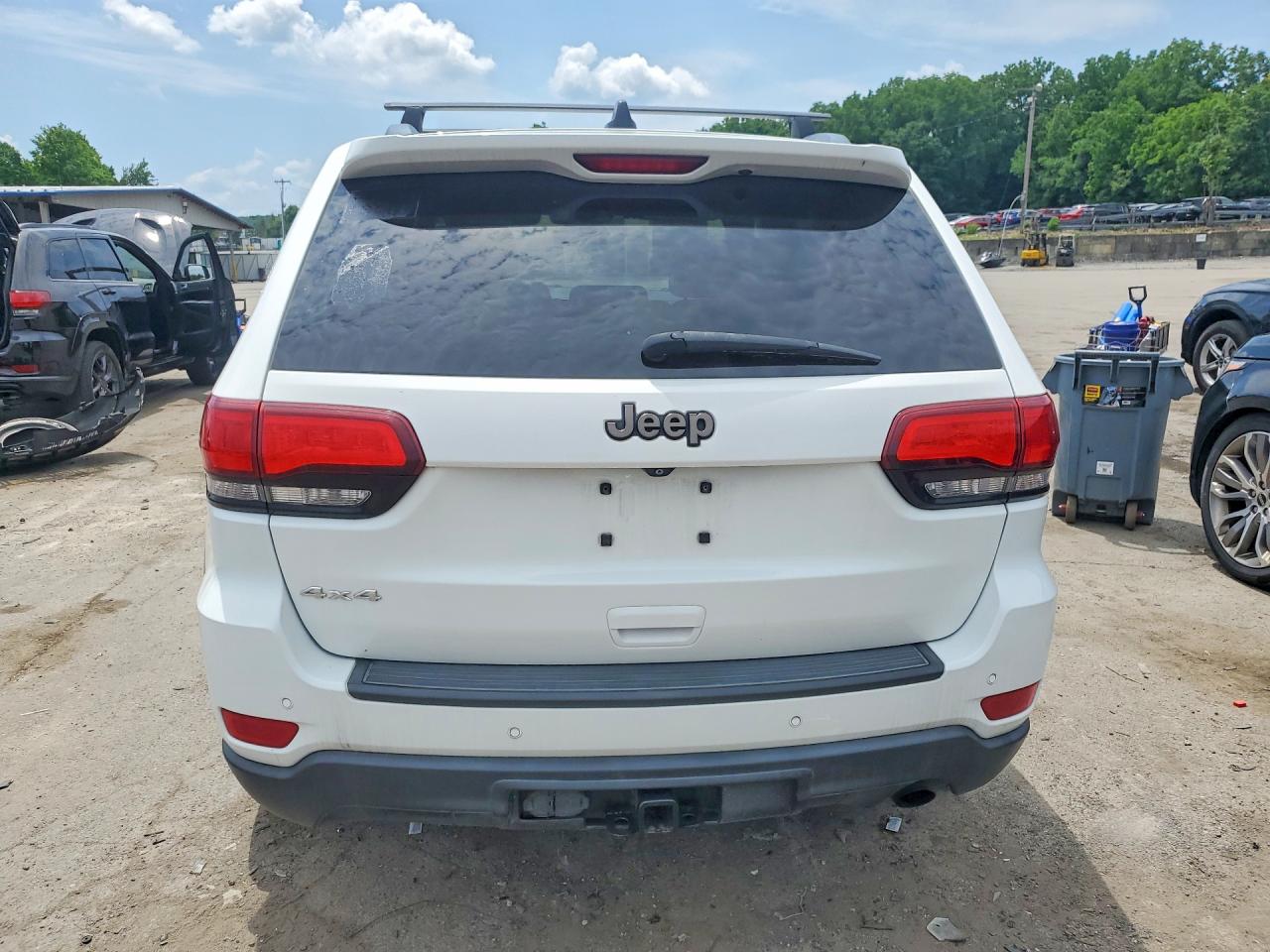 2017 JEEP GRAND CHEROKEE LAREDO 4X4