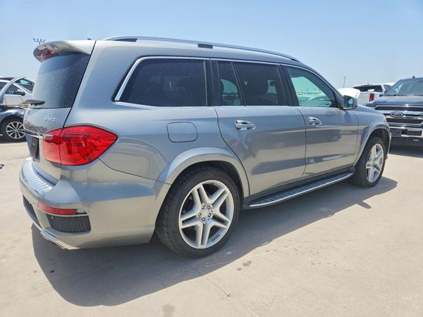 2015 MERCEDES-BENZ GL GL550 4MATIC